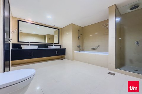 Apartment in Dubai 3 bedrooms, 224.7 sq.m. № 111271 - photo 2