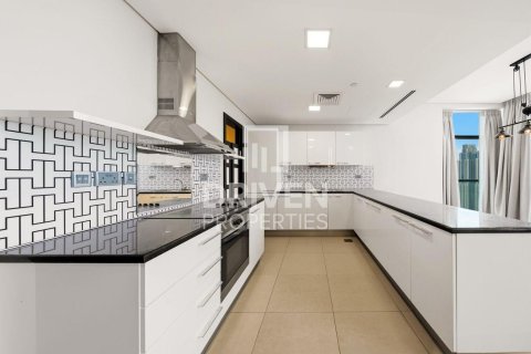 Apartment in DIFC, Dubai 2 bedrooms, 178.93 sq.m. № 126411 - photo 12