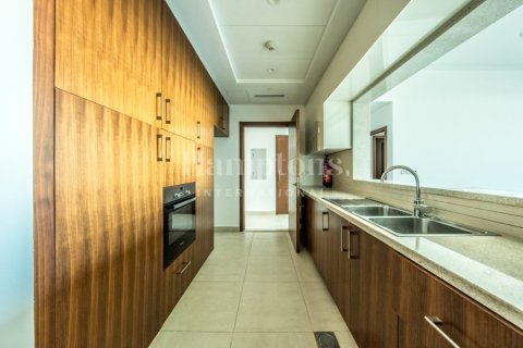 Снять в аренду квартиру в The Hills A, The Hills, Дубай: 3 спальни, 192.03050100м², № 63769 - фото 18