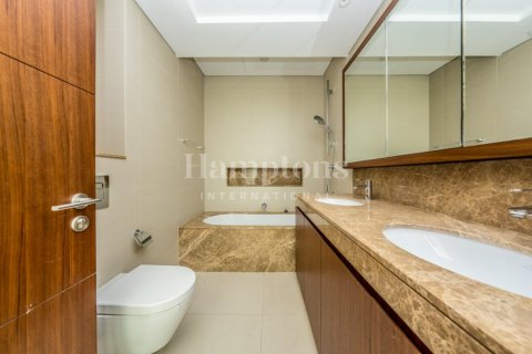 Снять в аренду квартиру в The Hills A, The Hills, Дубай: 3 спальни, 192.03050100м², № 63769 - фото 17