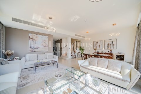 Снять в аренду виллу в Golf Grove, Дубай Хилс Эстейт, Дубай: 4 спальни, 309.83150500м², № 63762 - фото 4