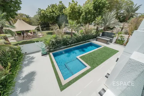 Villa in Meadows 8, Meadows, Dubai 4 bedrooms, 413 sq.m. № 61833 - photo 15