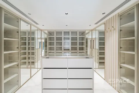 Villa in Meadows 8, Meadows, Dubai 4 bedrooms, 413 sq.m. № 61833 - photo 12