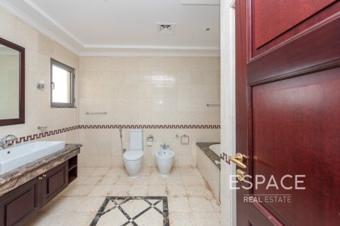 Купить виллу в Пальме Джумейре, Дубай: 5 спален, 650м², № 61837 - фото 10
