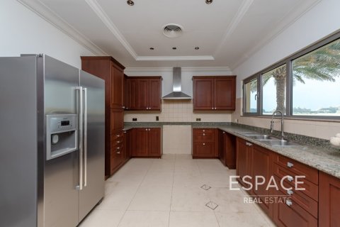 Купить виллу в Пальме Джумейре, Дубай: 5 спален, 650м², № 61837 - фото 6
