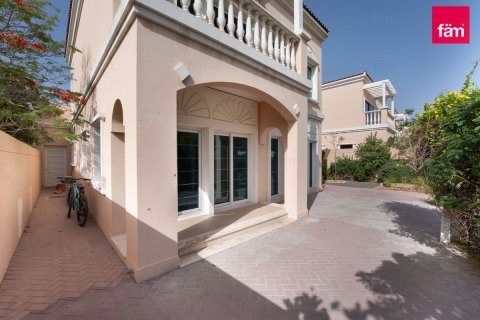Townhouse in Dubai 2 bedrooms, 664.9 sq.m. № 124367 - photo 24