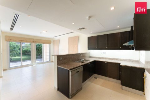 Townhouse in Dubai 2 bedrooms, 664.9 sq.m. № 124367 - photo 10