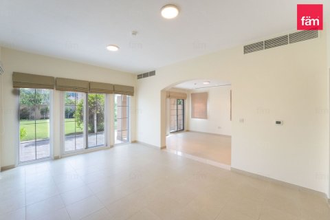 Townhouse in Dubai 2 bedrooms, 664.9 sq.m. № 124367 - photo 7