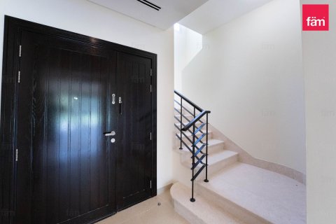 Townhouse in Dubai 2 bedrooms, 664.9 sq.m. № 124367 - photo 6