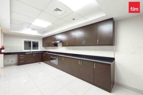 Appartement à Sheikh Zayed Road, Dubai, 3 chambres, 227.6 m², № 24397 - photo 13