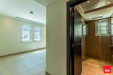 Villa in Dubai 3 bedrooms, 704.9 sq.m. № 52399 - photo 7