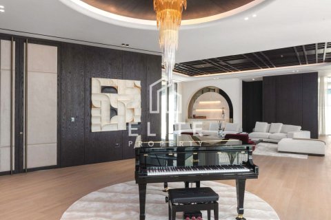Villa in Jumeirah Islands, Dubai 5 bedrooms, 1325 sq.m. № 121422 - photo 29