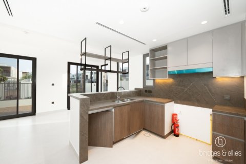 Villa en Dubai, 4 dormitorios, 143.9 m², № 77263 - foto 4