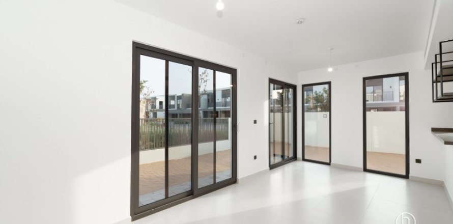 فيلا في دبي 4 غرف نوم, 143.9 م² رقم 77263