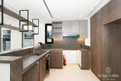 Villa en Dubai, 4 dormitorios, 143.9 m², № 77263 - foto 6