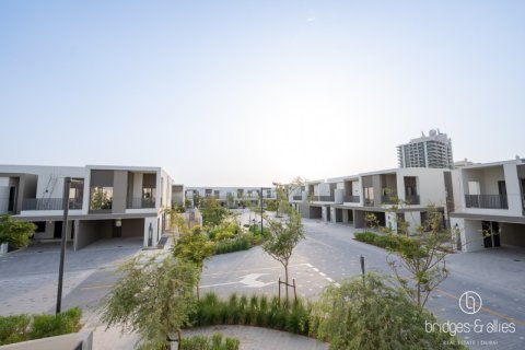 Villa en Dubai, 4 dormitorios, 143.9 m², № 77263 - foto 8