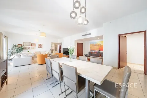 Apartment in Jumeirah Beach Residence, Dubai 4 bedrooms, 289 sq.m. № 122883 - photo 7