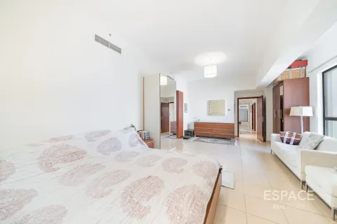 Apartment in Jumeirah Beach Residence, Dubai 4 bedrooms, 289 sq.m. № 122883 - photo 5