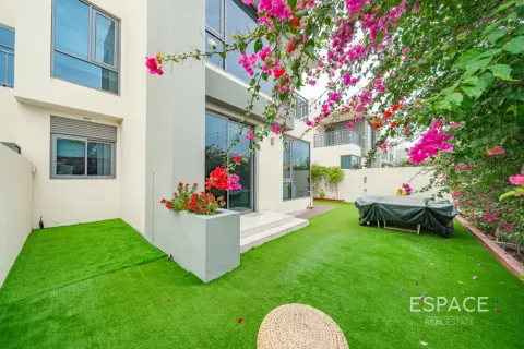 Villa en Dubai Hills Estate, Dubai, 4 dormitorios, 230 m², № 122880 - foto 18