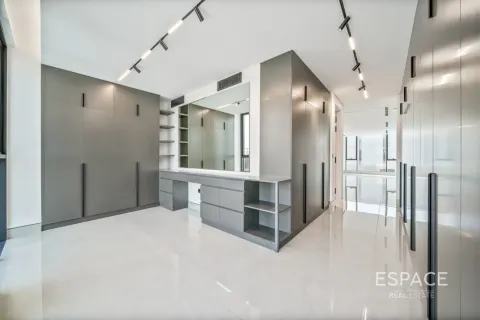 Villa in Jumeirah Park, Dubai 5 bedrooms, 481 sq.m. № 122878 - photo 15