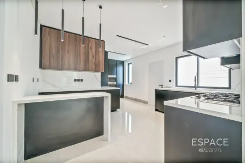 Villa in Jumeirah Park, Dubai 5 bedrooms, 481 sq.m. № 122878 - photo 7