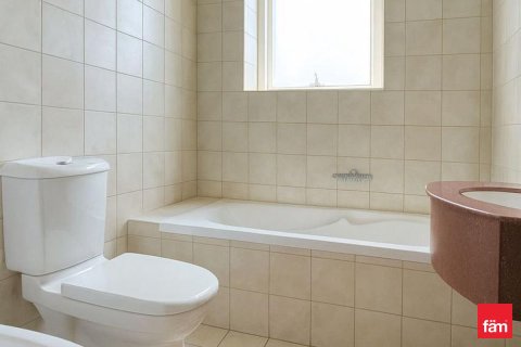 Apartment in Dubai 2 bedrooms, 121.7 sq.m. № 71885 - photo 13