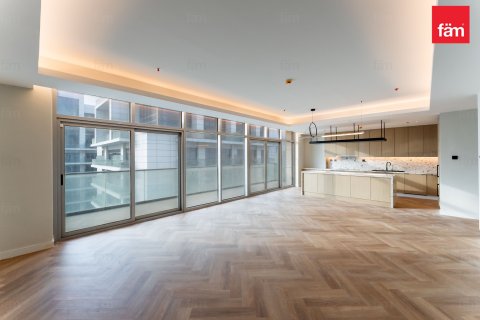 Apartment in Al Barsha, Dubai 3 bedrooms, 264.4 sq.m. № 93413 - photo 4