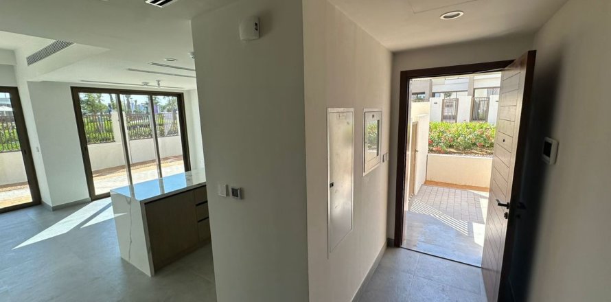 Adosado en Dubai, 4 dormitorios, 245.6 m², № 50860