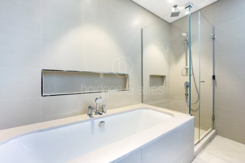 Apartment in Downtown Dubai (Downtown Burj Dubai), Dubai 2 bedrooms, 121.9 sq.m. № 16236 - photo 17