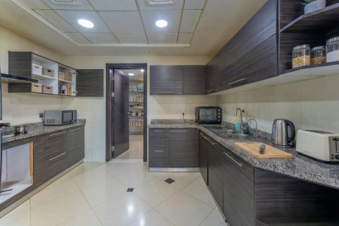 Купить квартиру в Дубай Марине, Дубай: 3 спальни, 277м², № 97342 - фото 22