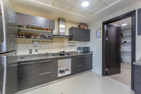 Купить квартиру в Дубай Марине, Дубай: 3 спальни, 277м², № 97342 - фото 21