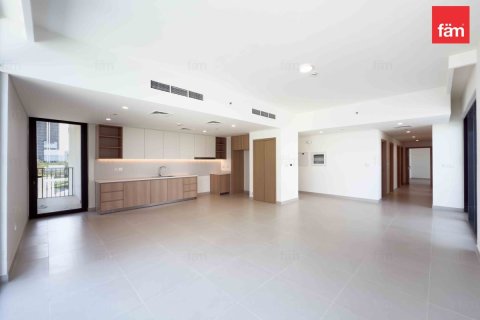 Снять в аренду квартиру в Дубае: 3 спальни, 149.4м², № 64046 - фото 1