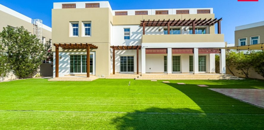 Villa in Dubai 5 bedrooms, 1235 sq.m. № 49951