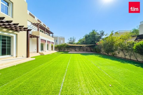 Villa in Dubai 5 bedrooms, 1235 sq.m. № 49951 - photo 15