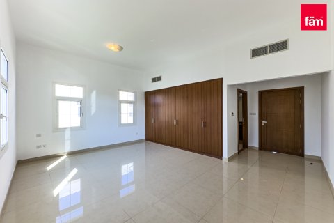 Villa in Dubai 5 bedrooms, 1235 sq.m. № 49951 - photo 11