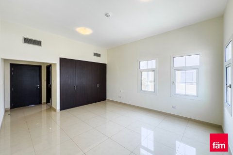Villa in Dubai 5 bedrooms, 1235 sq.m. № 49951 - photo 3