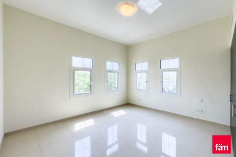 Villa in Dubai 5 bedrooms, 1235 sq.m. № 49951 - photo 9