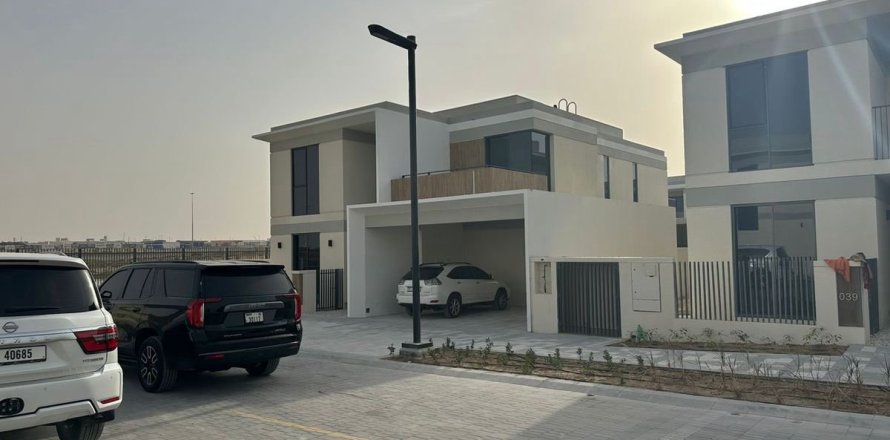 Villa in Tilal Al Ghaf, Dubai 5 bedrooms, 494.8 sq.m. № 49959