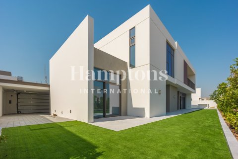 Снять в аренду виллу в Murooj Al Furjan, Al Furjan, Дубай: 5 спален, 489.59973903м², № 63464 - фото 11