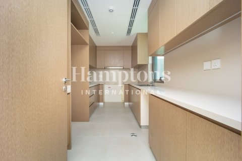 Снять в аренду виллу в Murooj Al Furjan, Al Furjan, Дубай: 5 спален, 489.59973903м², № 63464 - фото 17