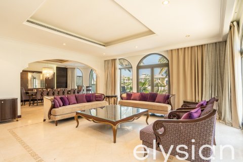 Villa en Garden Homes, Palm Jumeirah, Dubai, 4 dormitorios, 689 m², № 37856 - foto 3