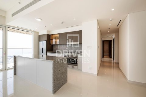 Apartment in EMAAR Beachfront, Dubai Harbour, Dubai 3 bedrooms, 196 sq.m. № 65127 - photo 12