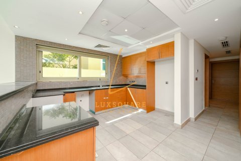 فيلا في Jumeirah Park, دبي 4 غرف نوم, 604 م² رقم 89173 - صورة 2