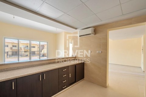 Villa à Dubai Land, Dubai, 4 chambres, 310.85 m², № 127108 - photo 19