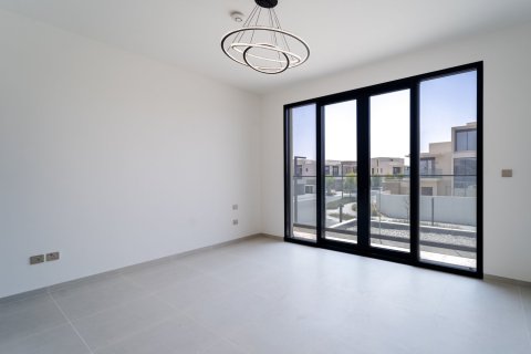 Villa in Al Furjan, Dubai 5 bedrooms, 441 sq.m. № 139698 - photo 21