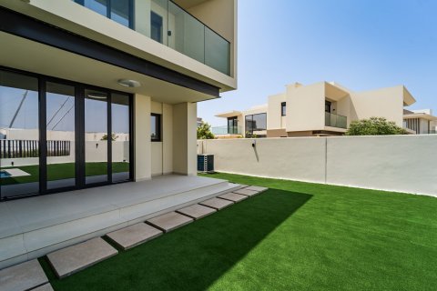 Villa in Al Furjan, Dubai 5 bedrooms, 441 sq.m. № 139698 - photo 7
