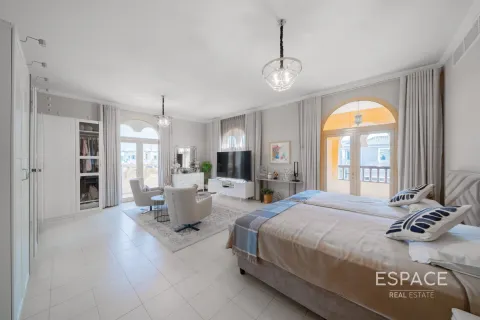 Купить виллу в Dubai Land, Дубай: 4 спальни, 496м², № 71087 - фото 18