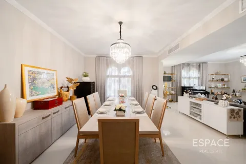 Купить виллу в Dubai Land, Дубай: 4 спальни, 496м², № 71087 - фото 5