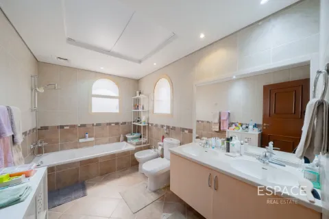 Купить виллу в Dubai Land, Дубай: 4 спальни, 496м², № 71087 - фото 19