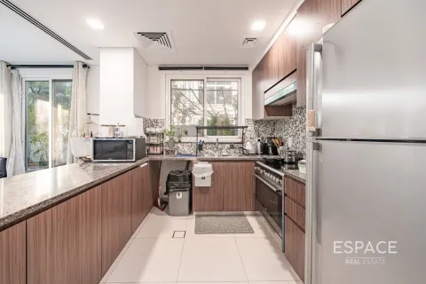 Купить таунхаус в Мудоне, Дубай: 4 спальни, 259м², № 71089 - фото 9